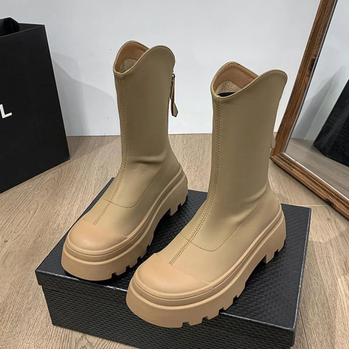 2023 Donne di Inverno Scarpe Tacco Medio Stivali Chelsea Nuovo Grosso Caviglia Designer Pompe Stivali Gladiatore Neve Punk Mujer