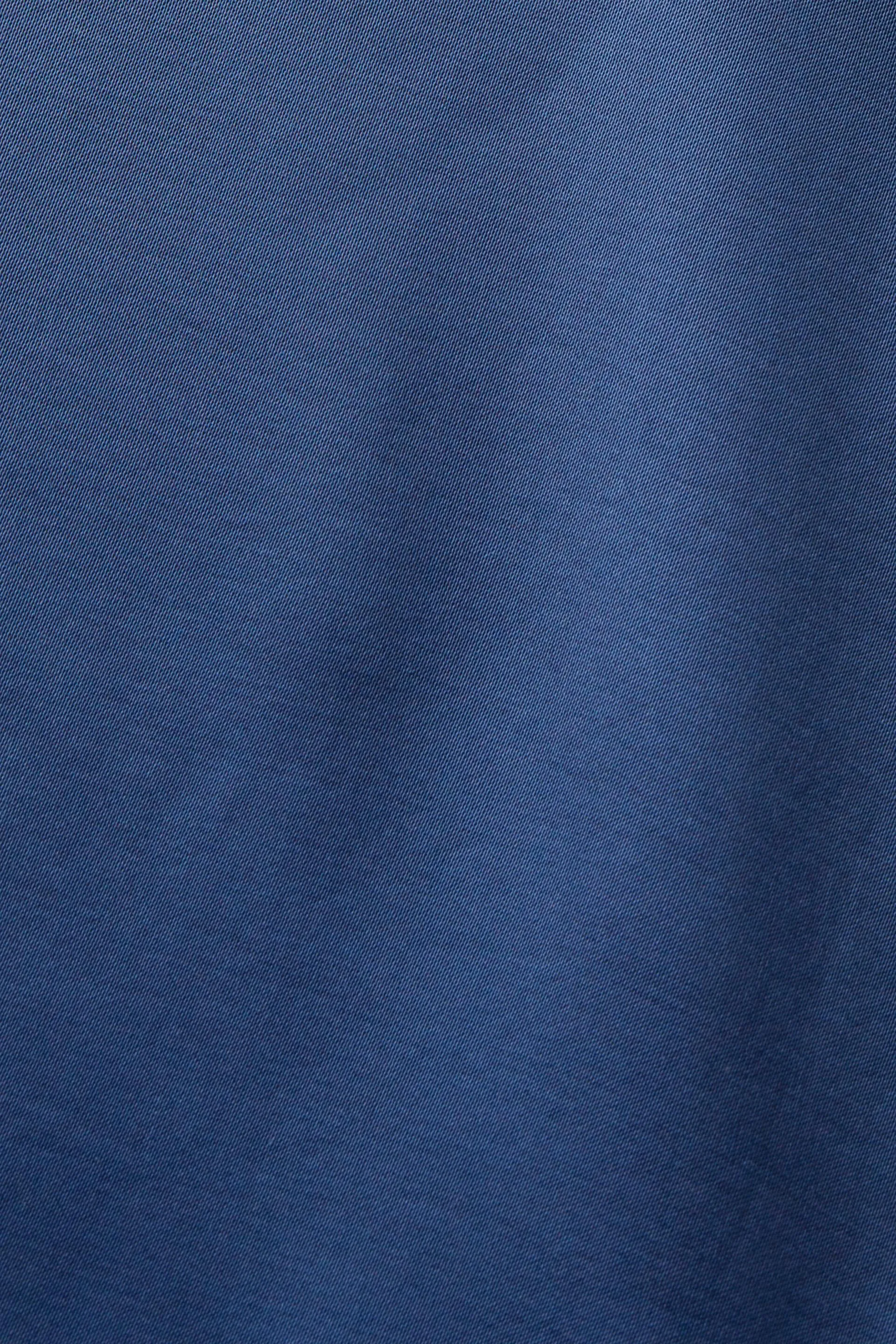 Blusa in raso con bottoni davanti