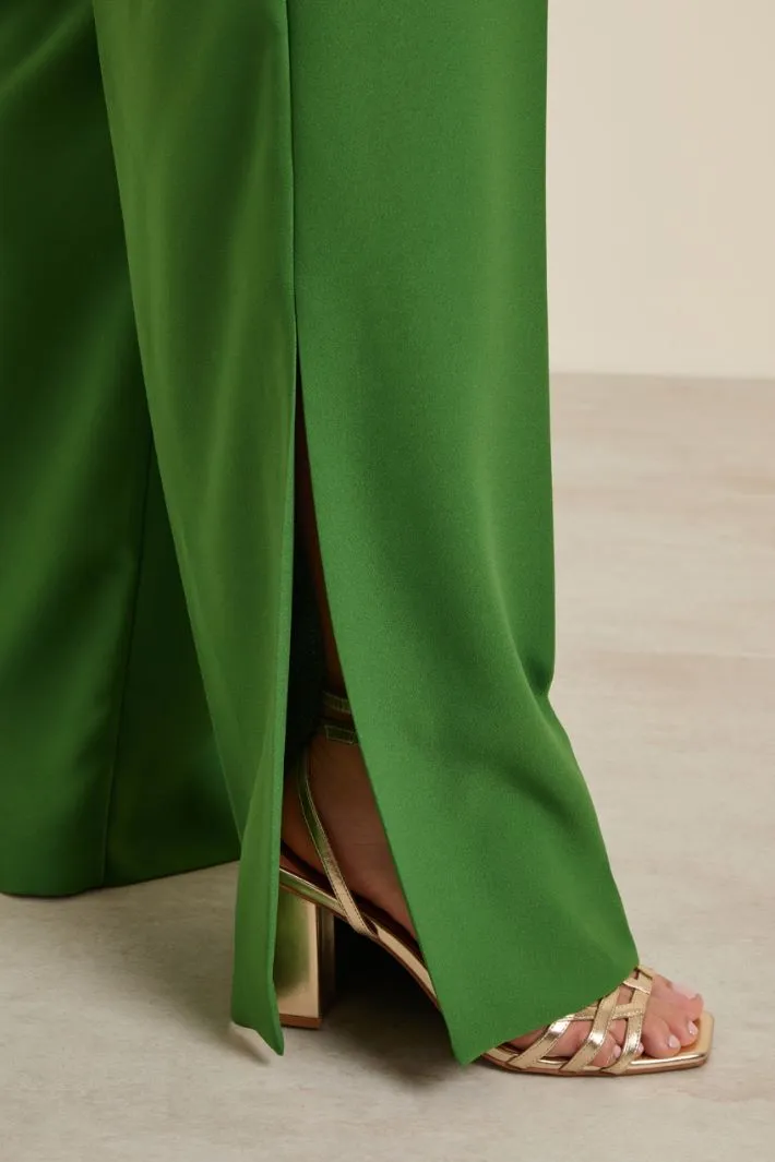 Pantaloni a palazzo con spacchi